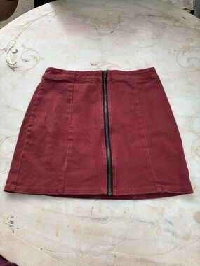 Forever 21 Front-Zip Denim Mini Skirt in Burgundy Sz S